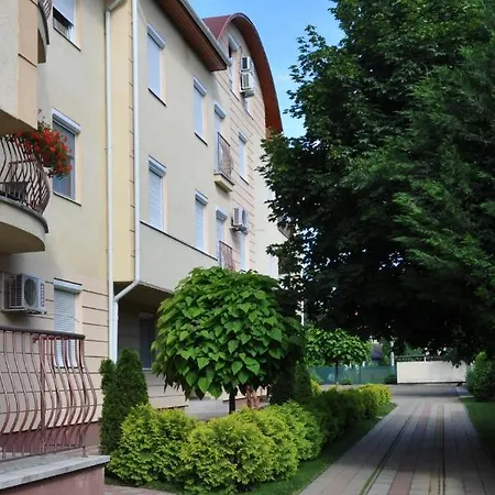 Major Apartment *