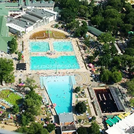 Апартаменты Major Хайдусобосло